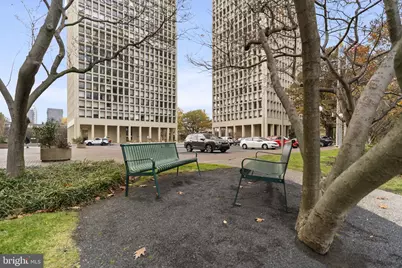 210 Locust Street #21E, Philadelphia, PA 19106 - Photo 3