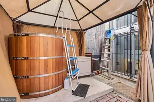 523 S Leithgow St, Philadelphia, PA 19147 - Photo 27