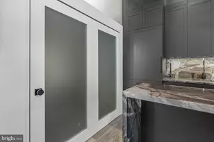 219 S 18th St, Philadelphia, PA 19103 - Photo 17