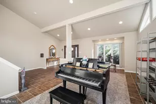 16 S Kings Oak Ln, Philadelphia, PA 19115 - Photo 9