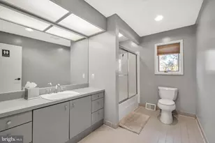 16 S Kings Oak Ln, Philadelphia, PA 19115 - Photo 35