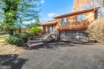 16 S Kings Oak Lane, Philadelphia, PA 19115 - Photo 1