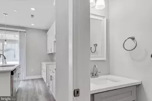 902 W Susquehanna Ave, Philadelphia, PA 19122 - Photo 9