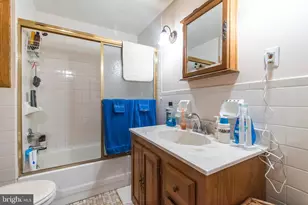 7411 Elmwood Ave, Philadelphia, PA 19153 - Photo 17