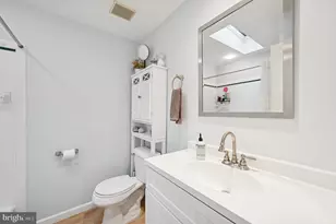 2122 Pemberton St, Philadelphia, PA 19146 - Photo 9