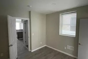 1405 W Pacific St, Philadelphia, PA 19140 - Photo 15