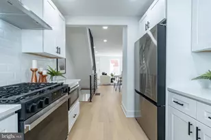 351 Fitzgerald St, Philadelphia, PA 19148 - Photo 13