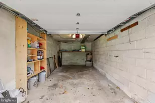 8855 Winchester Ave, Philadelphia, PA 19115 - Photo 35