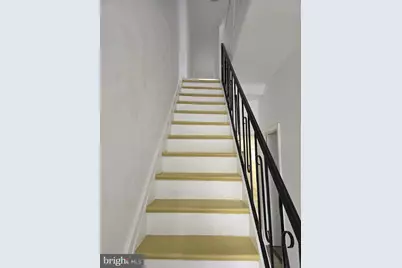 1009 W Susquehanna Avenue, Philadelphia, PA 19122 - Photo 17