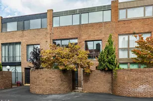 242 Locust St, Philadelphia, PA 19106 - Photo 55