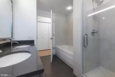 2101 Market Street #2206, Philadelphia, PA 19103 - Photo 11