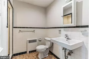 2008 Spruce St, Philadelphia, PA 19103 - Photo 13