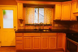 2041 S Bancroft St, Philadelphia, PA 19145 - Photo 5