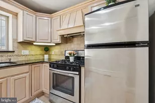 2041 S Bancroft St, Philadelphia, PA 19145 - Photo 17