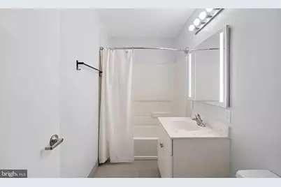 928 Wallace Street, Philadelphia, PA 19123 - Photo 17