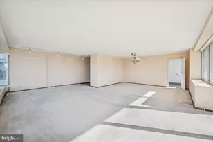 2401 Pennsylvania Ave, Philadelphia, PA 19130 - Photo 11