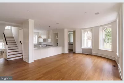 422 W Chestnut Hill Avenue, Philadelphia, PA 19118 - Photo 5