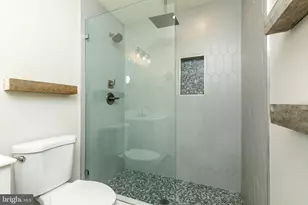 1919 Brown St, Philadelphia, PA 19130 - Photo 15