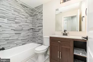 1919 Brown St, Philadelphia, PA 19130 - Photo 11