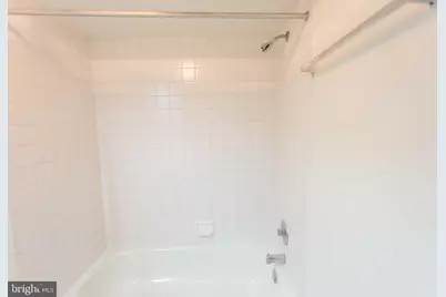 130-1 Arch Street #204, Philadelphia, PA 19106 - Photo 19