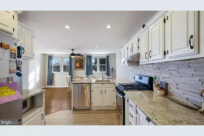 3637 E Crown Avenue, Philadelphia, PA 19114 - Photo 11