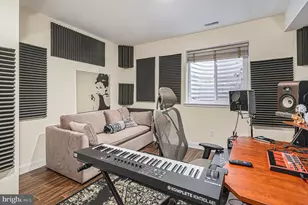 1935 W George St, Philadelphia, PA 19130 - Photo 19