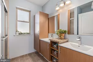 1935 W George St, Philadelphia, PA 19130 - Photo 11