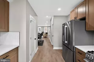 2030 S 6th St, Philadelphia, PA 19148 - Photo 11