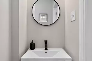 2030 S 6th St, Philadelphia, PA 19148 - Photo 25