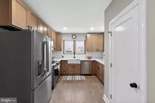 2030 S 6th St, Philadelphia, PA 19148 - Photo 9