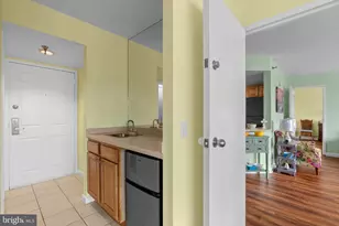 2001 Hamilton St, Philadelphia, PA 19130 - Photo 17