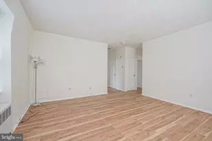 671 Franklin Pl, Philadelphia, PA 19123 - Photo 3