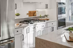 2056 Pemberton St, Philadelphia, PA 19146 - Photo 13