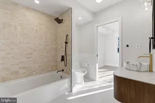 2056 Pemberton St, Philadelphia, PA 19146 - Photo 25