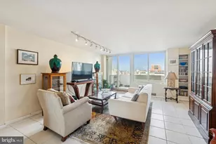 604 S Washington Square, Philadelphia, PA 19106 - Photo 1