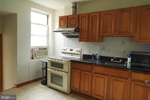 222 S 43rd St, Philadelphia, PA 19104 - Photo 7