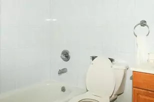 222 S 43rd St, Philadelphia, PA 19104 - Photo 11