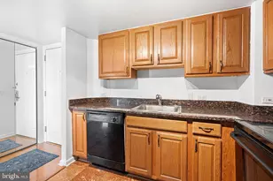 2001 Hamilton St, Philadelphia, PA 19130 - Photo 7