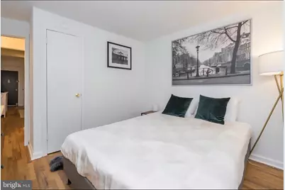 1413 Lombard Street #2R, Philadelphia, PA 19146 - Photo 11