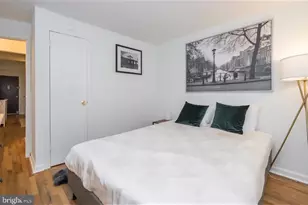 1413 Lombard St, Philadelphia, PA 19146 - Photo 11