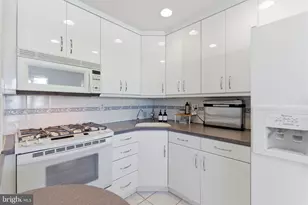 3854 Fairdale Rd, Philadelphia, PA 19154 - Photo 7