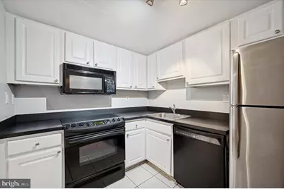 2001 Hamilton Street #1221, Philadelphia, PA 19130 - Photo 7