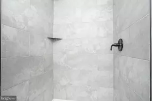 2042 Sigel St, Philadelphia, PA 19145 - Photo 33