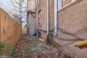 1018 S 49th St, Philadelphia, PA 19143 - Photo 17