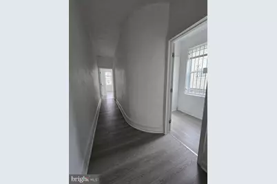 1009 W Susquehanna Avenue, Philadelphia, PA 19122 - Photo 13