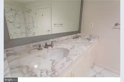 201-8 N 8th Street #703, Philadelphia, PA 19106 - Photo 17