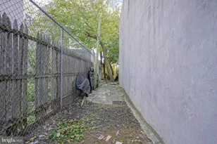 2005 E Sergeant St, Philadelphia, PA 19125 - Photo 29