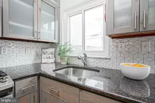 2111 Manton St, Philadelphia, PA 19146 - Photo 9