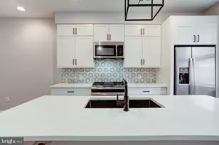 2526 E Albert St, Philadelphia, PA 19125 - Photo 9