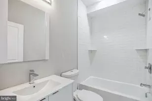 2216 Emerald St, Philadelphia, PA 19125 - Photo 15